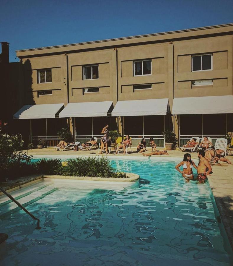 Hotel Garden ロサリオ エクステリア 写真